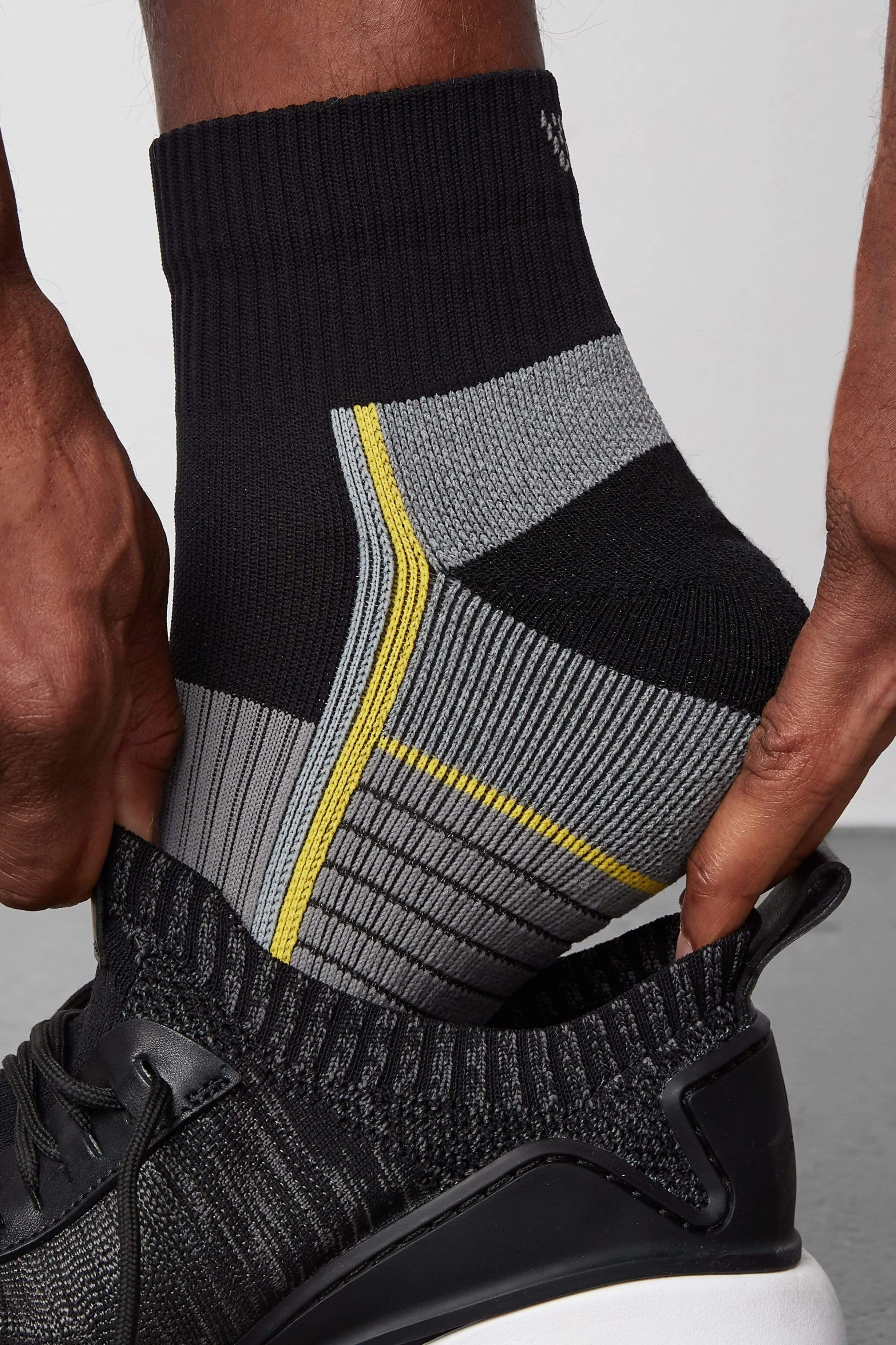 3-Pack AIRKNITˣ High Ankle Socks - Image 7