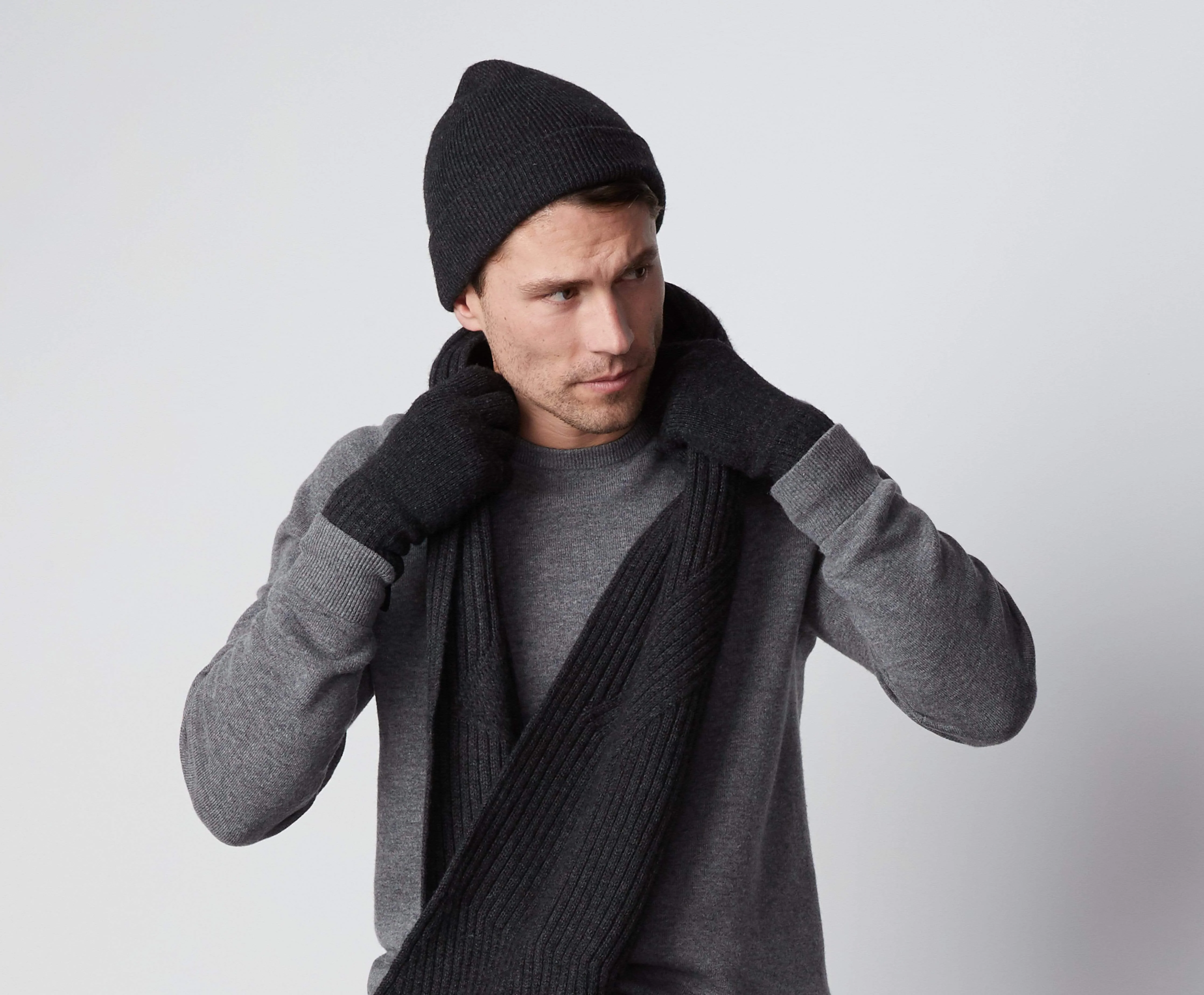 Tech Cashmere Hat - Image 5