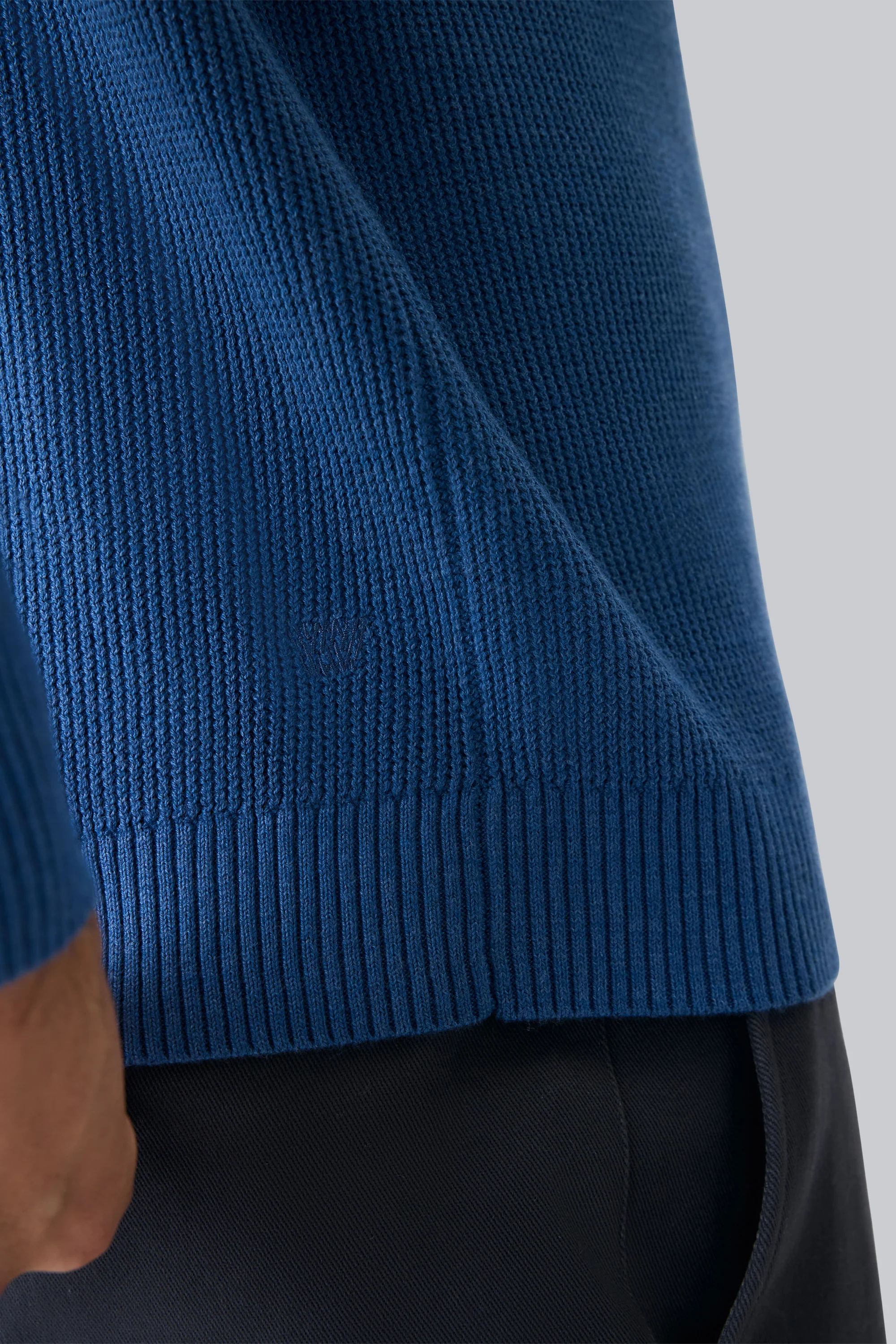 Tech Linen Long Sleeve Crew - Image 7