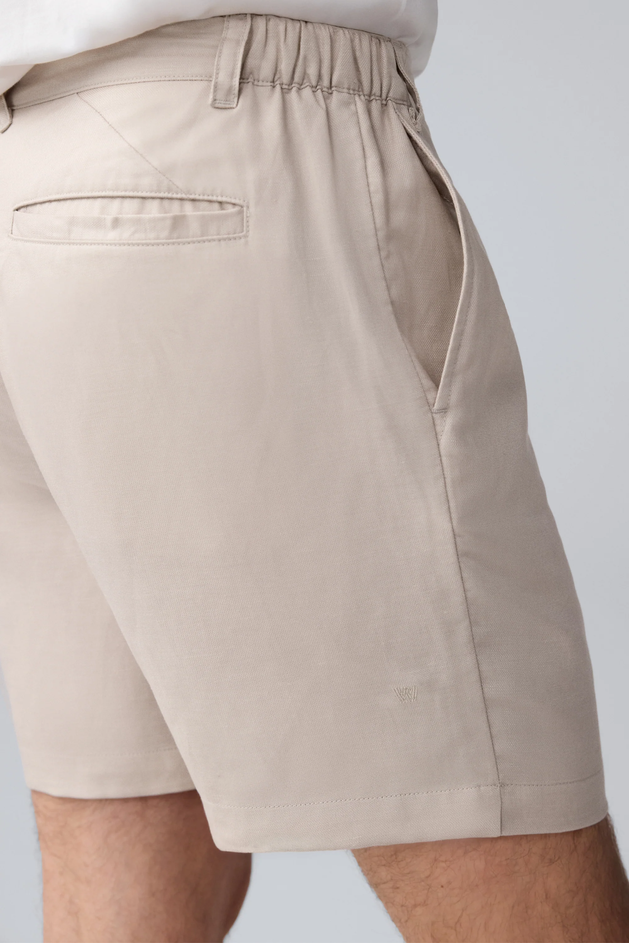 Tech Linen Pleated Short - Image 6