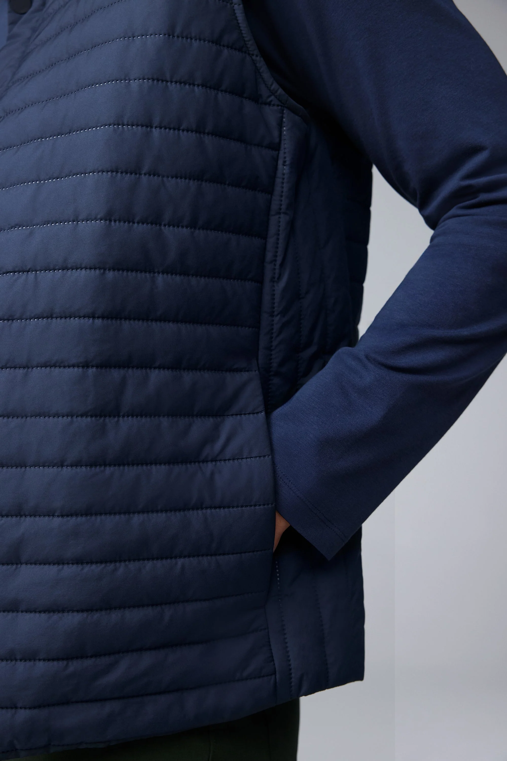 WARMKNIT AIR Puffer Vest - Image 9